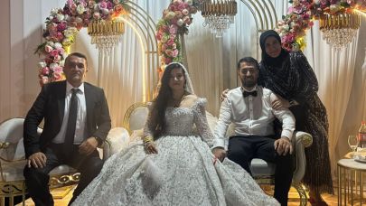 Buğra Kaan Taşkınsu ile Asude Ziynet Gürbüz görkemli düğün töreniyle dünya evine girdi