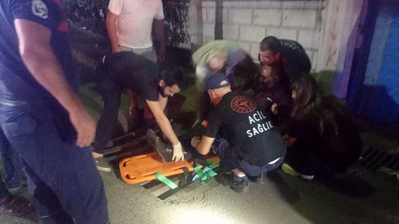 Hatay&#039;da Gece Vakti Mazgala Sıkışan Vatandaşı İtfaiye Kurtardı