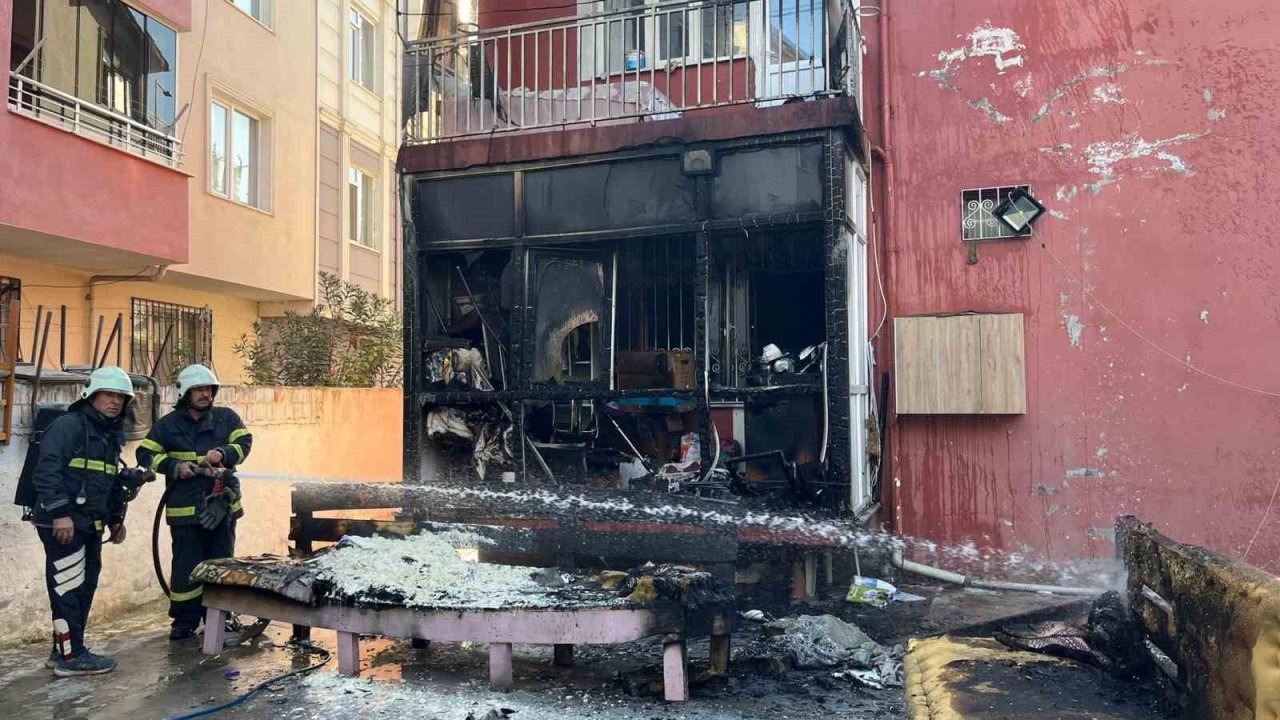 Tokat Erbaa&#039;da Balkon Yangını: Eşyalar Küle Döndü