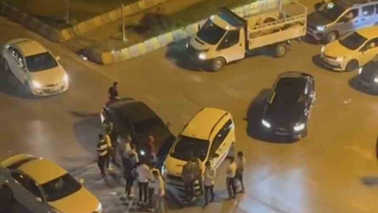 Muş&#039;ta Trafik Kazası: Maddi Hasar Meydana Geldi