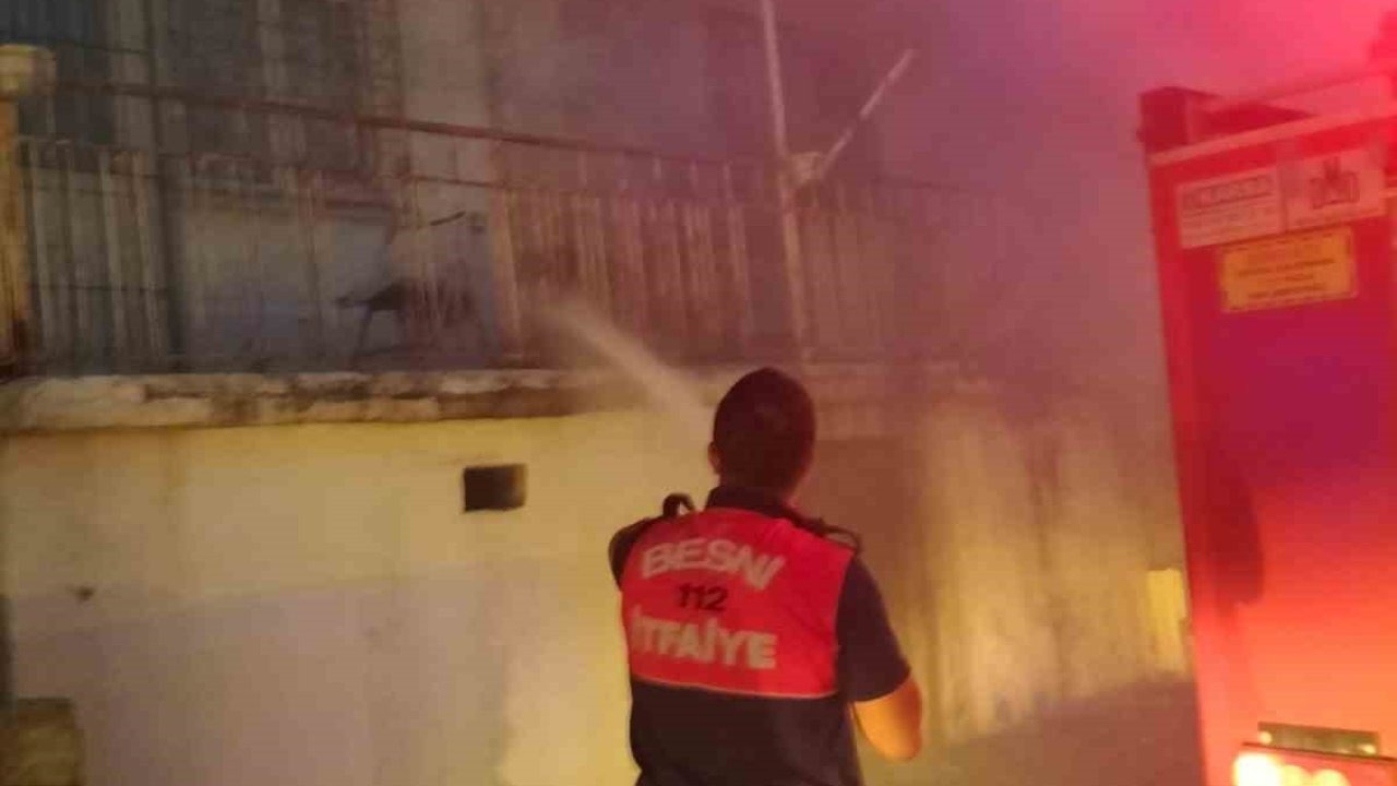 Adıyaman Besni&#039;de Ev Yangını Korkuttu