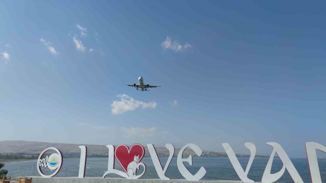 Van Ferit Melen Havalimanı’nda 3 Aylık Bakım Başladı