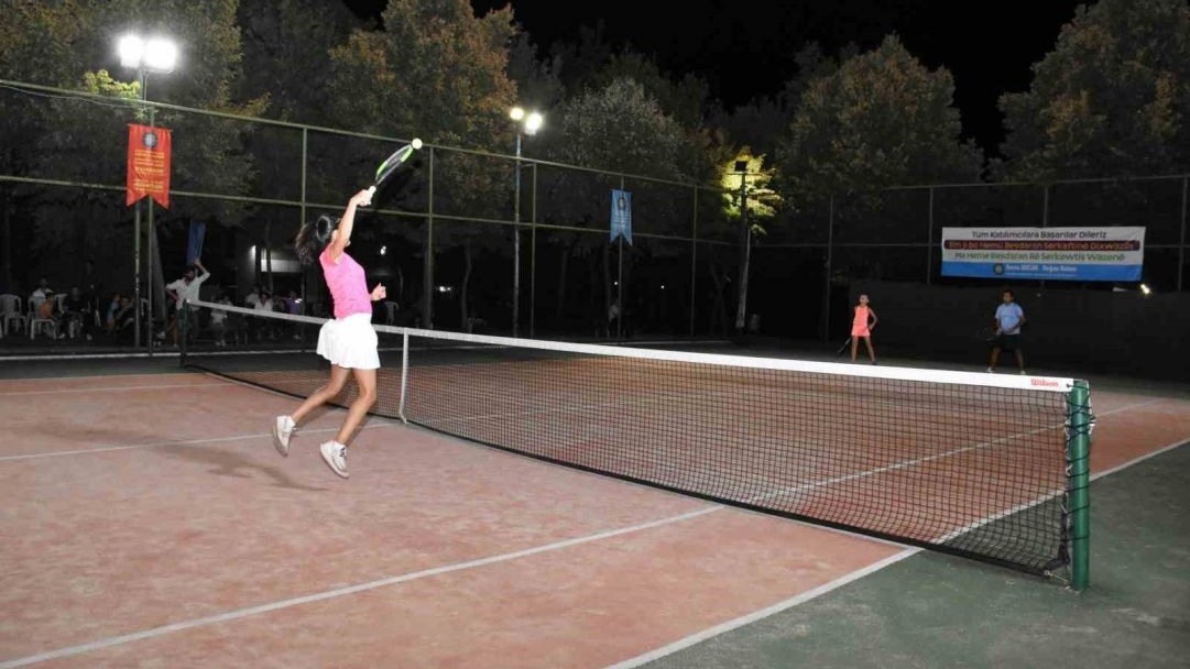 Diyarbakır&#039;da 15. Amed Cup Tenis Turnuvası Başladı: 319 Sporcu Kortta