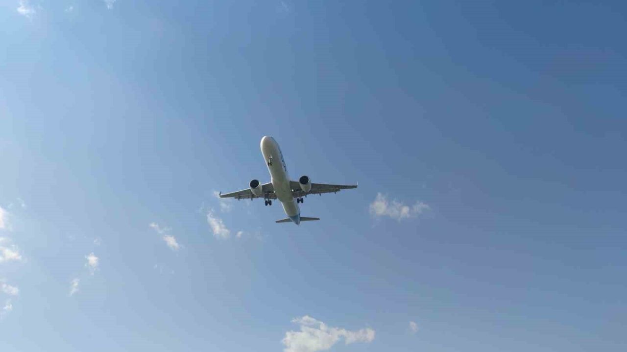 Van Ferit Melen Havalimanı 3 Ay Süreyle Uçuşlara Kapatıldı