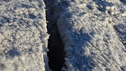 Ağrı Dağı’ndaki Buzul Çatlakları Endişelendiriyor