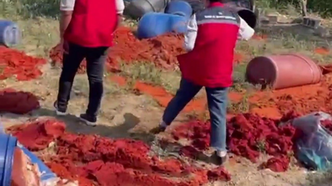 Hatay’da 6 Ton Sahte Salça İmha Edildi, 36 Tonuna El Konuldu