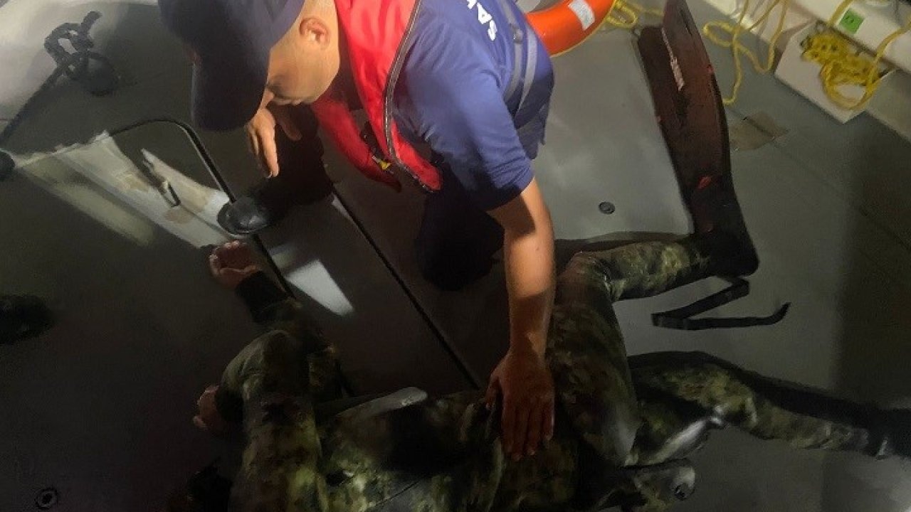 Muğla Açıklarında Yüzerek Yunanistan&#039;a Geçmeye Çalışan Düzensiz Göçmen Yakalandı