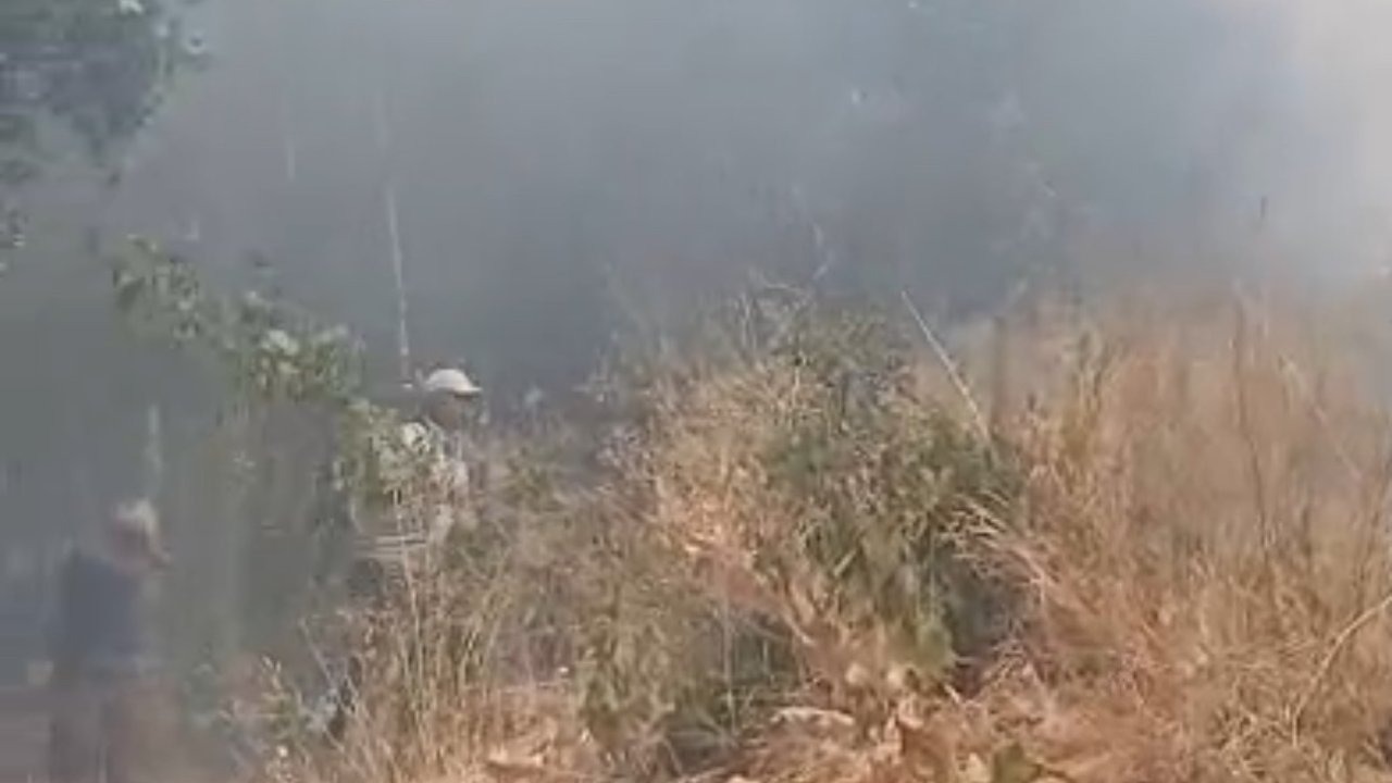 Türkiye-İran sınırında çıkan yangın  Paniğe Neden Oldu