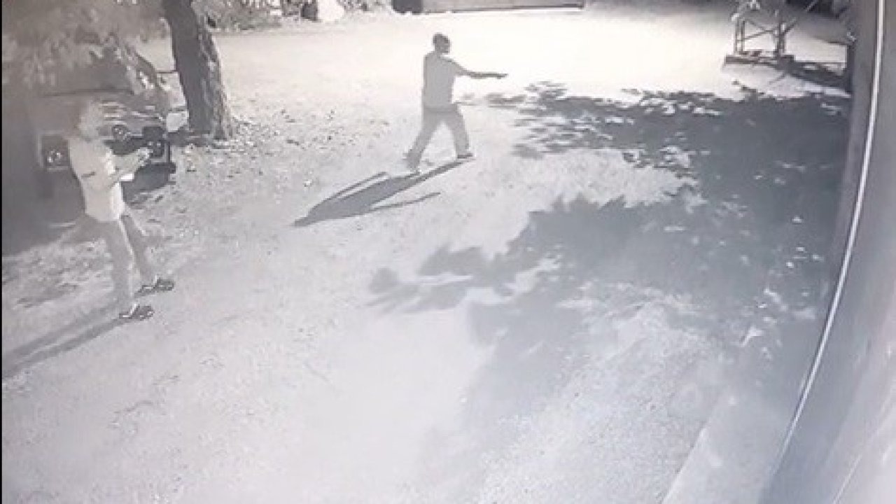 Köylüler Ayıyı Fenerle Kovdu