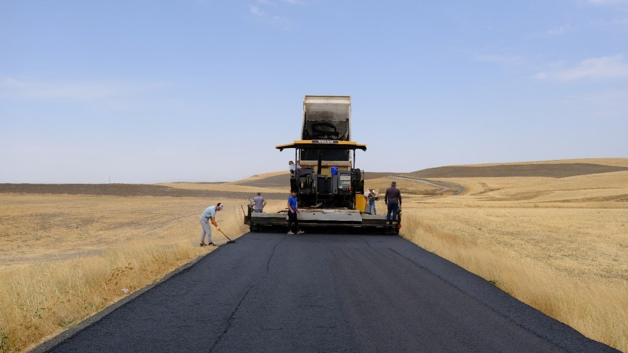 Ağrı&#039;da 17 Kilometrelik Köy Yolu Asfaltlandı