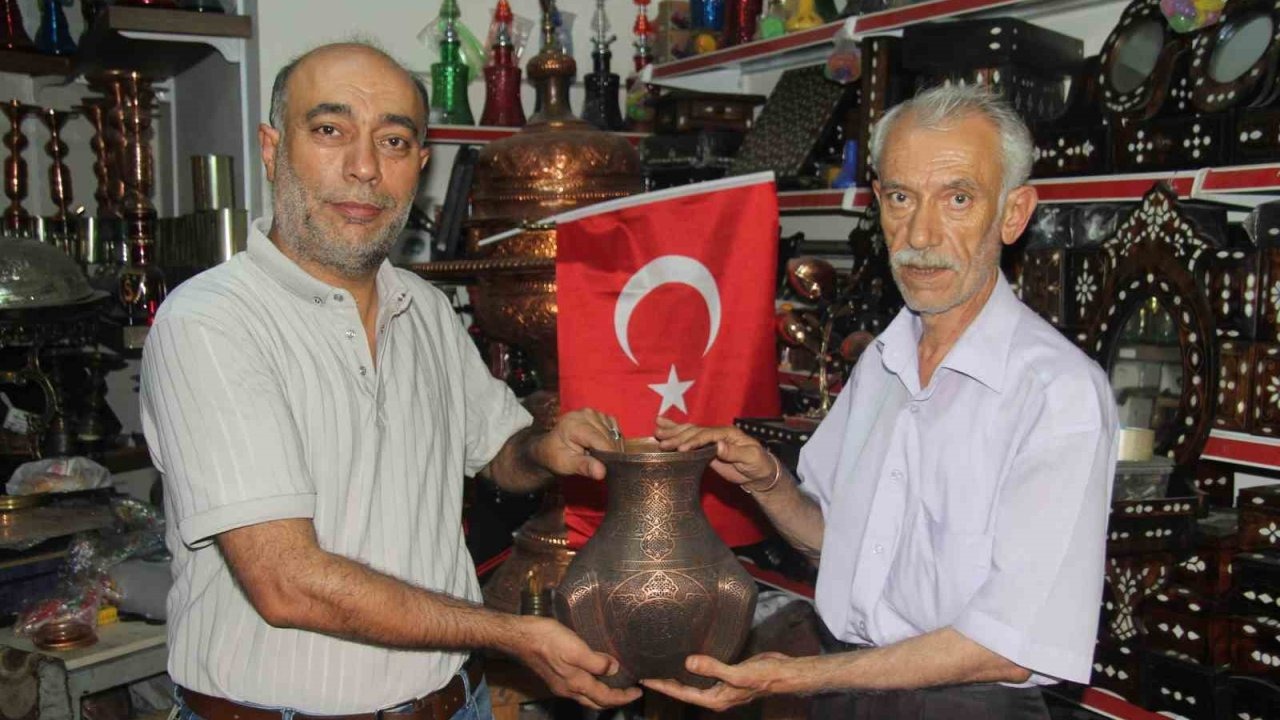 Gaziantep&#039;in Bakırcı Ustaları Mesleklerini Yaşatmak İçin Gençlere Sesleniyor