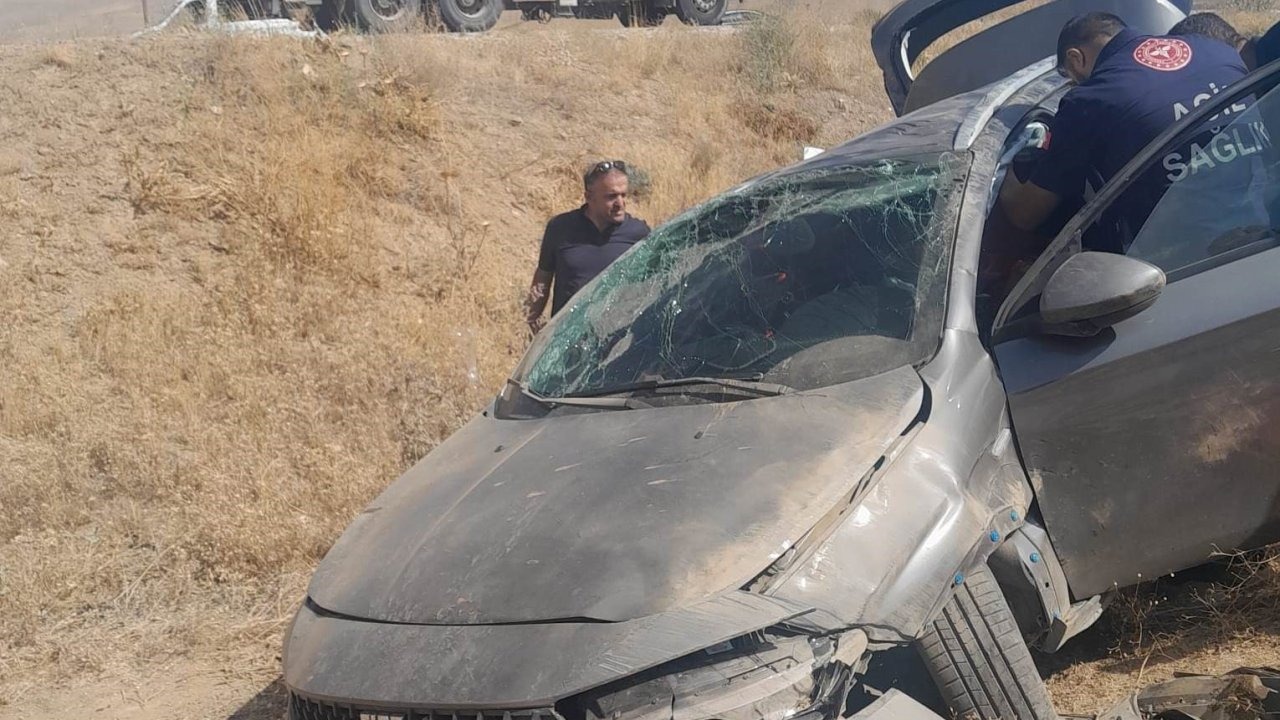 Van&#039;da Takla Atan Otomobilde 3 Kişi Yaralandı