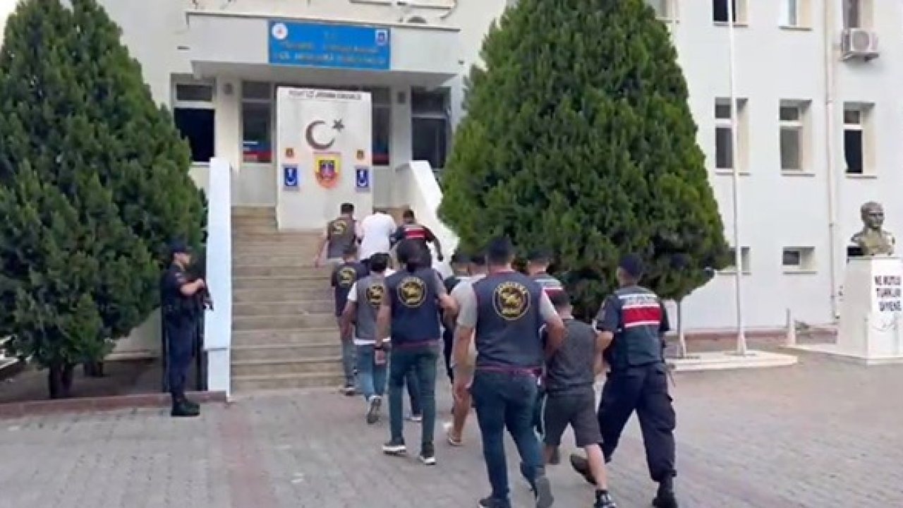 Adana&#039;da Telefon Dolandırıcılığı: 1.3 Milyon Liralık Vurgun Yapan 5 Şüpheliden 2&#039;si Tutuklandı