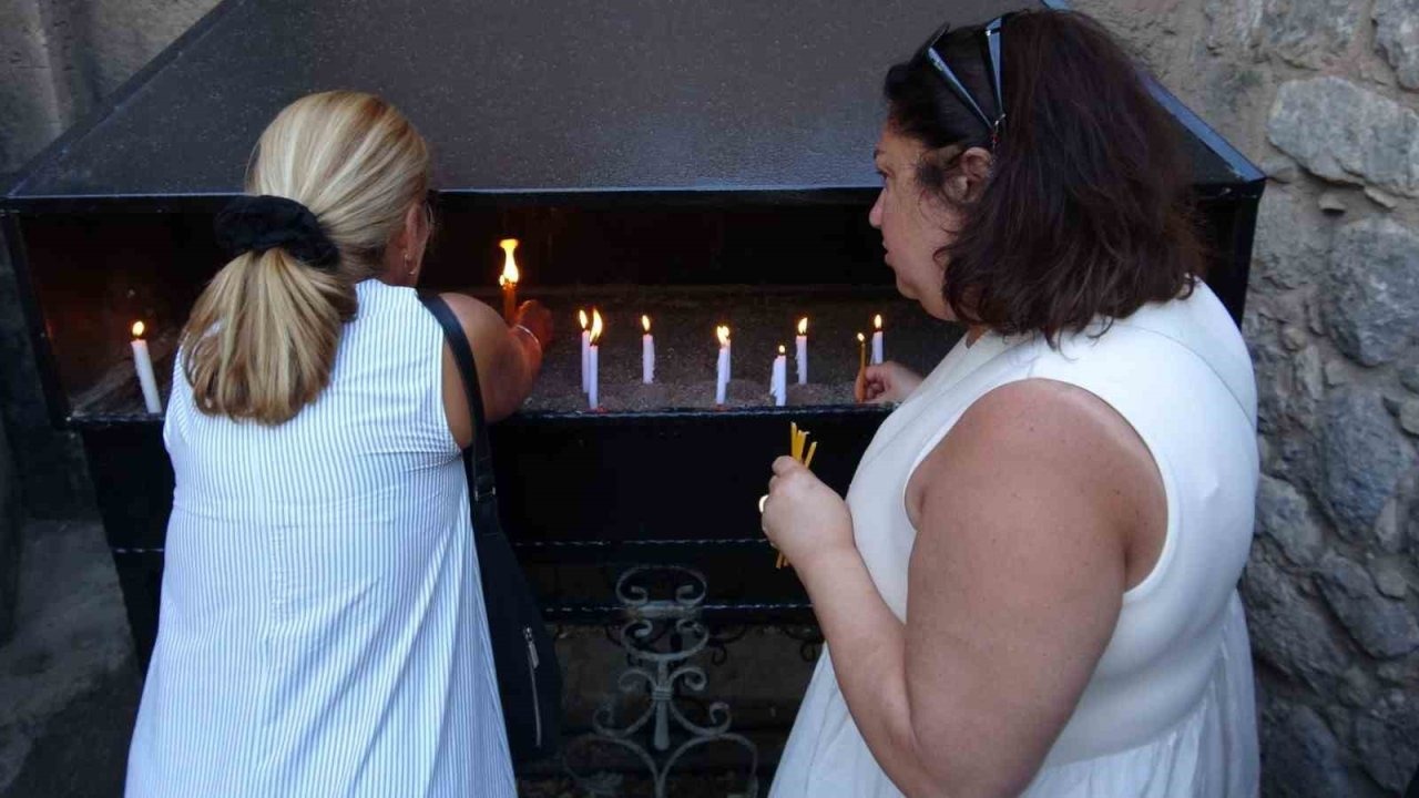 Akdamar Kilisesi&#039;nde 13. Ayin Düzenlendi