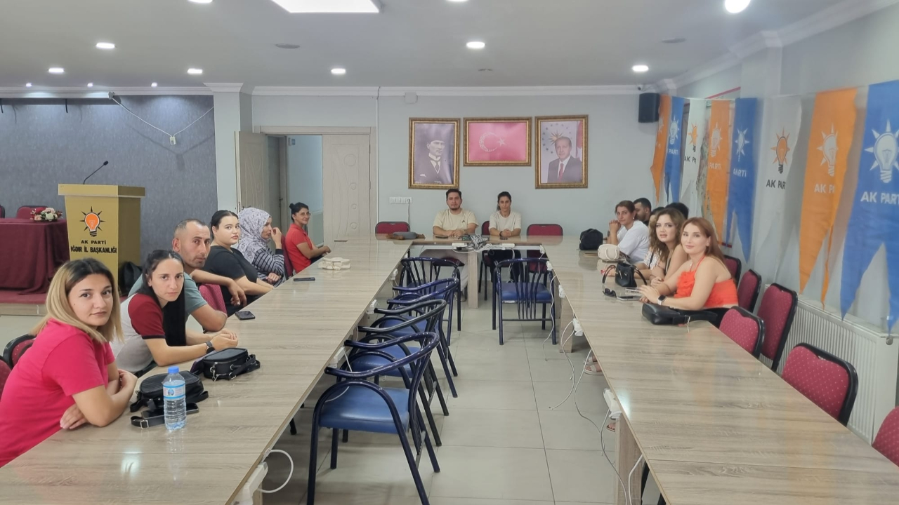 AK Parti Iğdır İl Teşkilatı’ndan 14 Kasım Mahallesi Temsilcileriyle Buluşma