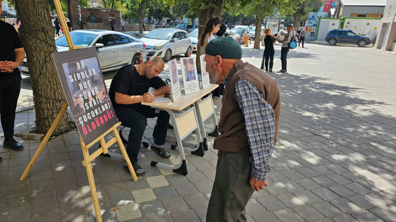 AK Parti Iğdır Gençlik Kollarından Anlamlı Etkinlik: “Boş Sıralar”
