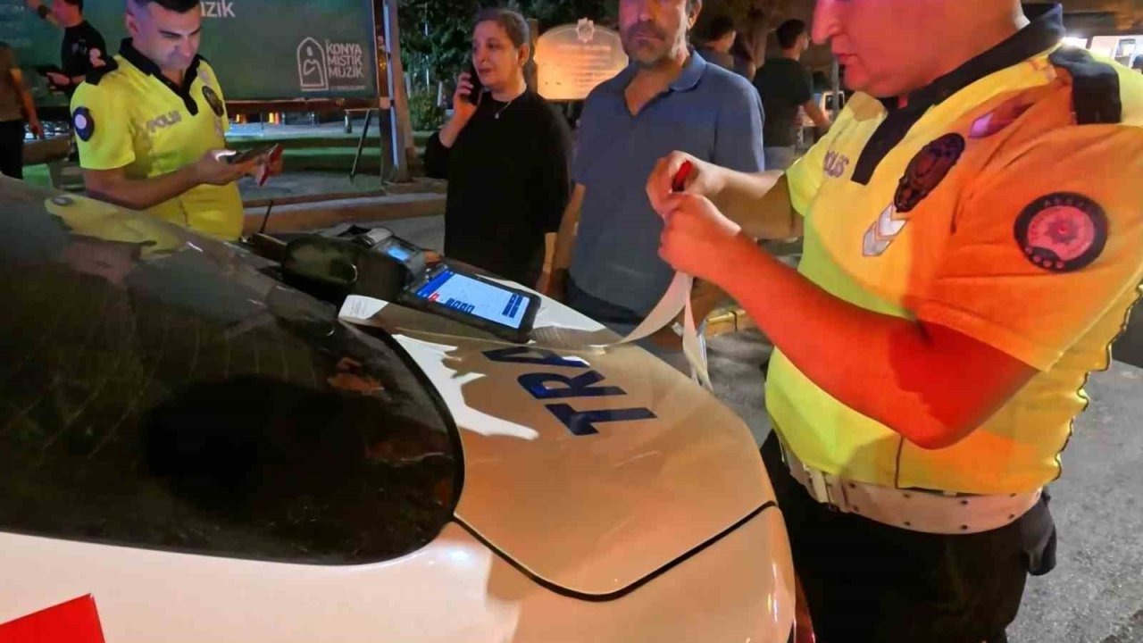 Aksaray’da Alkollü Sürücü ve Yanındaki Kadın, Cezadan Kurtulamayınca Gazeteciye Saldırdı