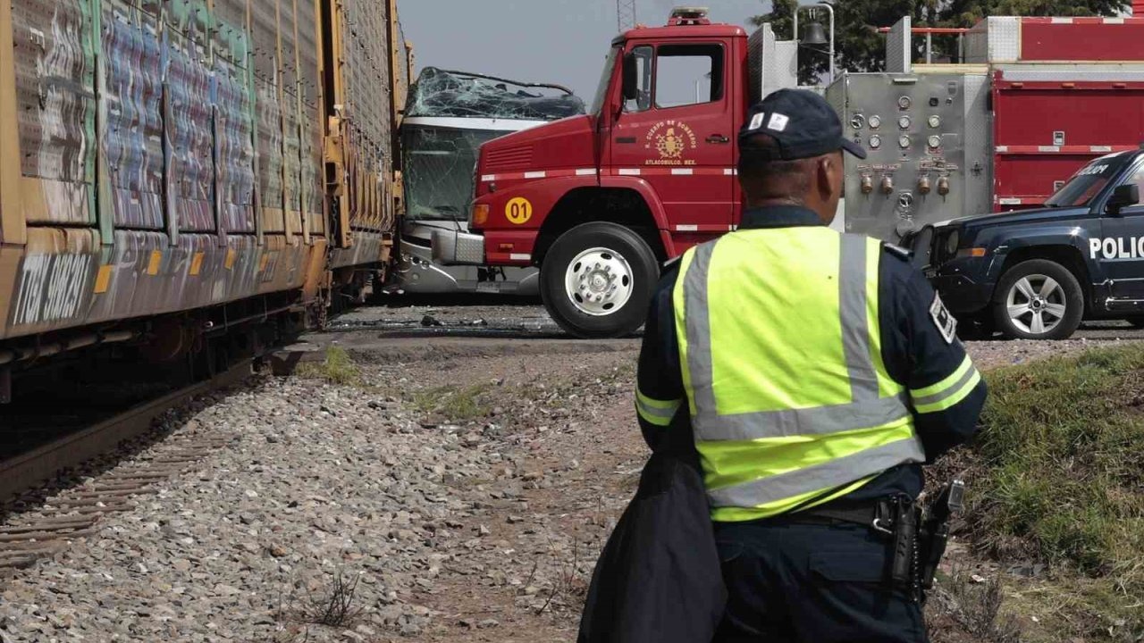 Meksika’daki Tren Kazasında Can Kaybı 10’a Yükseldi
