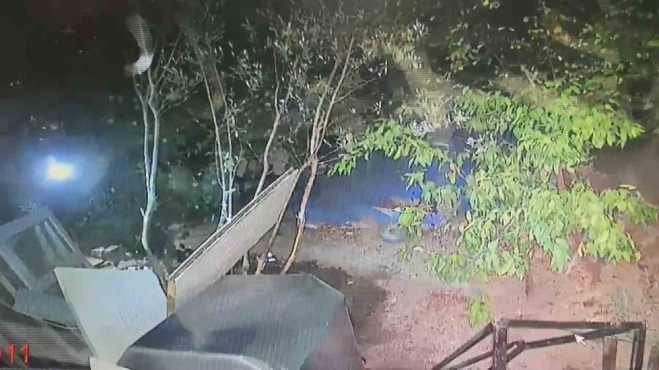 Hatay’da Ölümden Saniyelerle Kurtulan Adam O Anları Anlattı