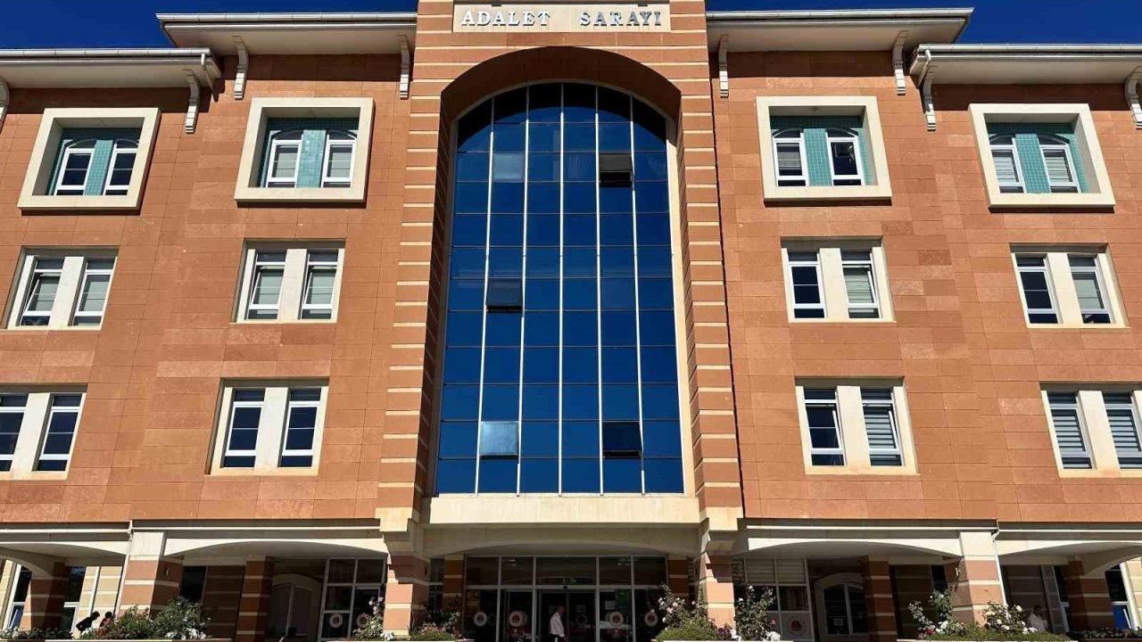 Kastamonu&#039;da Cinayet Davası: Sanık, Ölen Kişinin Kendilerine Ateş Ettiğini İddia Etti