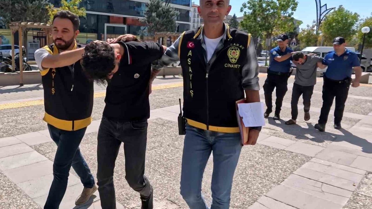 Polislere Saldıran Baba ve Oğlu Tutuklandı