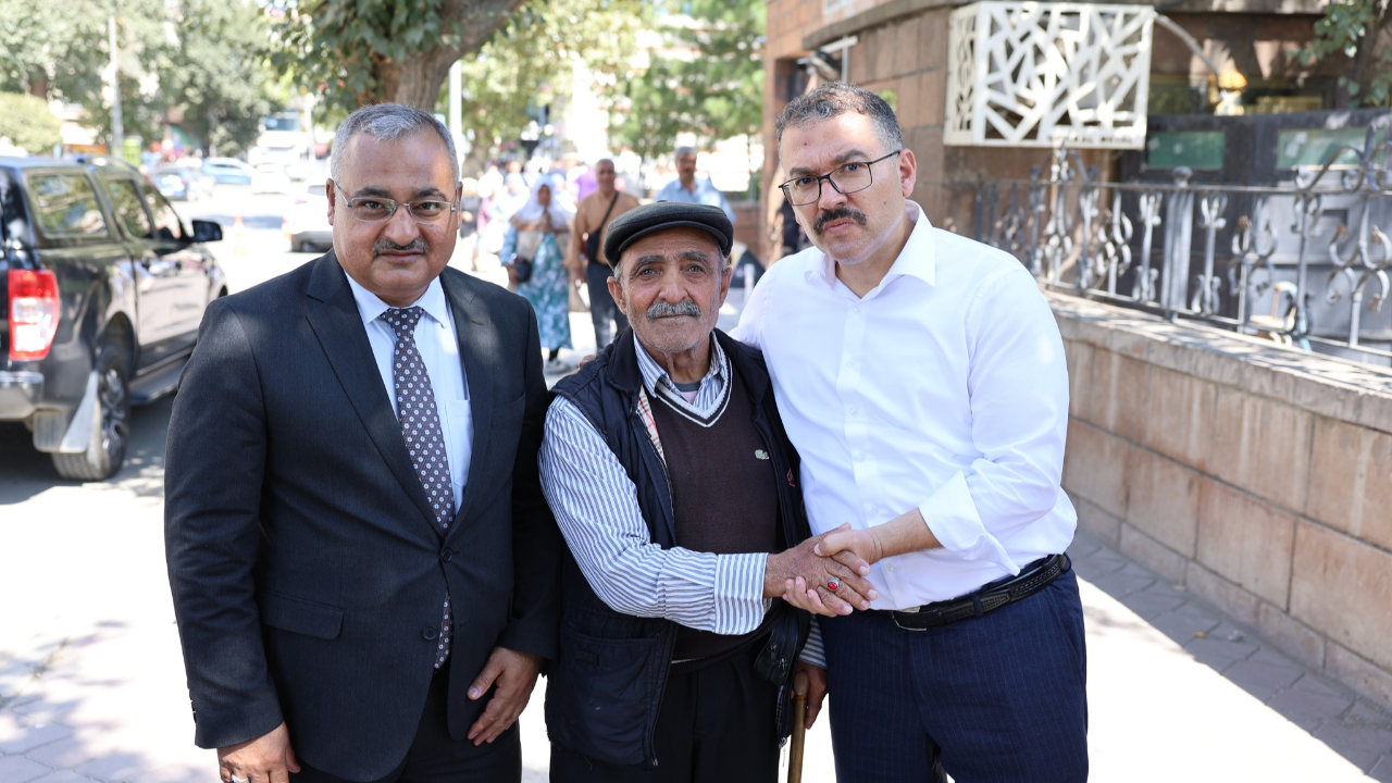 Vali Turan Iğdır’da Esnaf ve Vatandaşlarla Buluştu