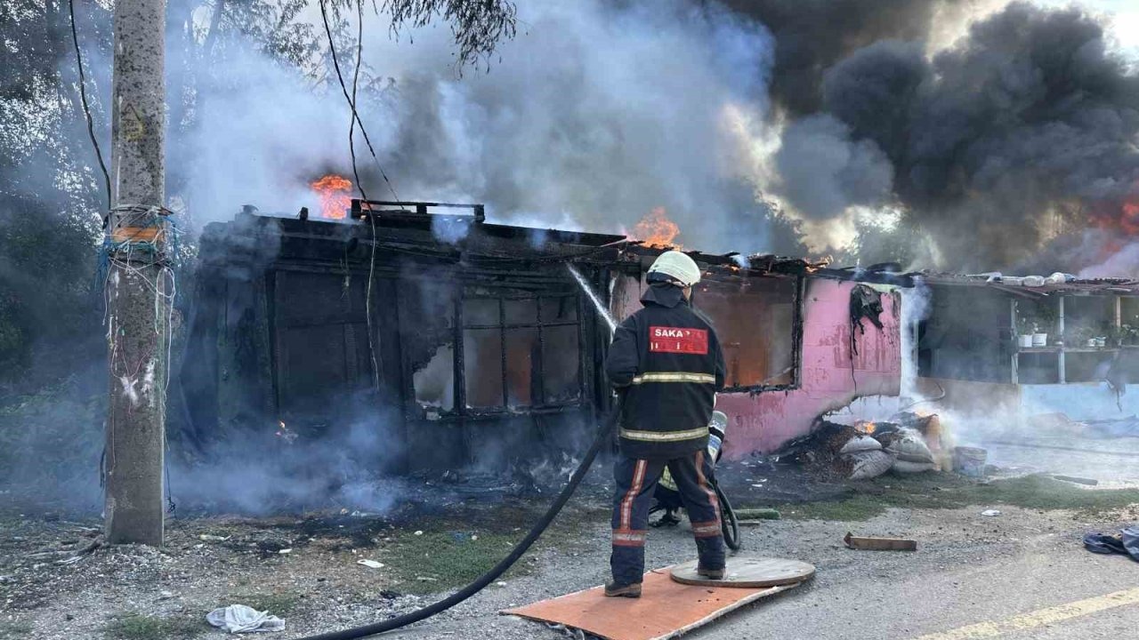 Sakarya’daki Kavgada Yeni Detaylar: 4 Ev Yandı, 2 Çocuk Yaralandı