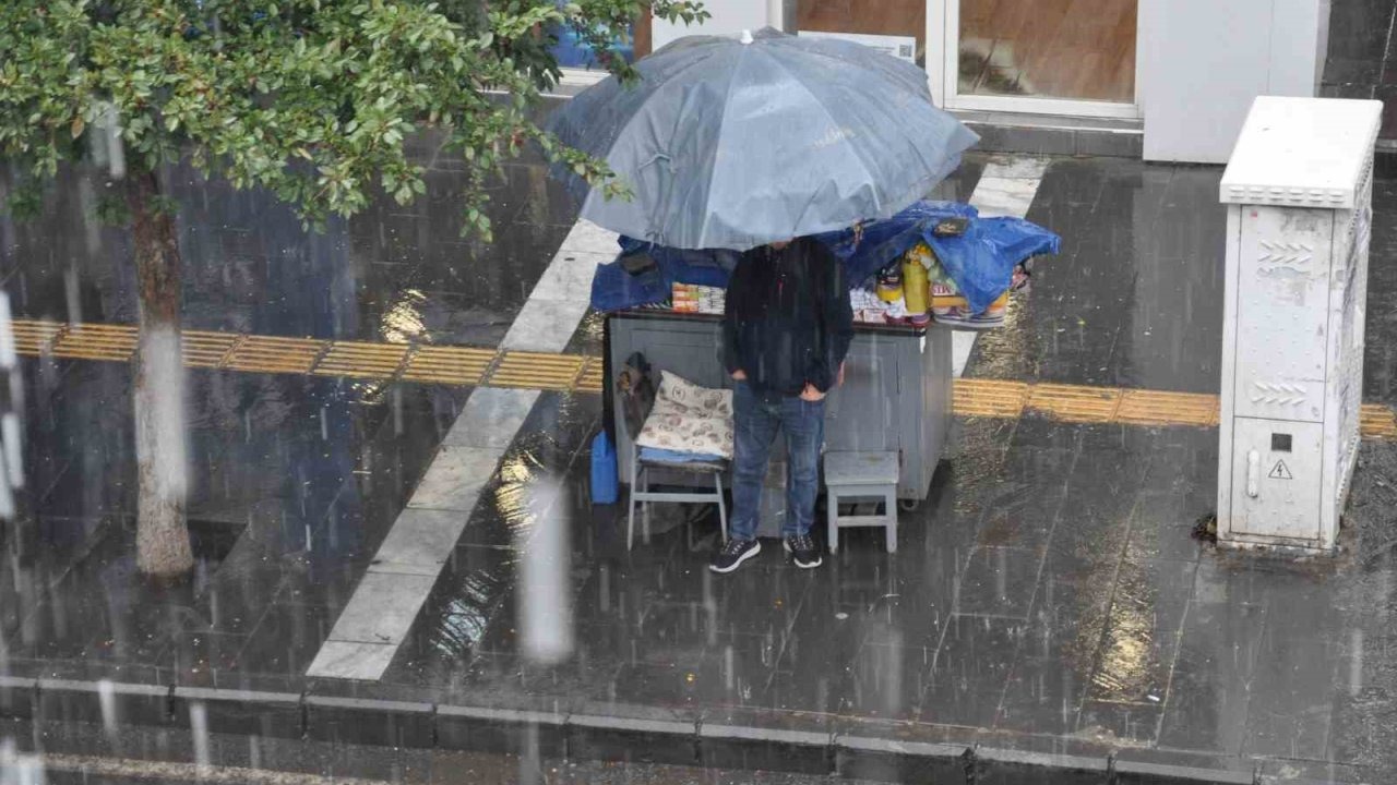 Kars İçin Sağanak Yağış ve Dolu Uyarısı