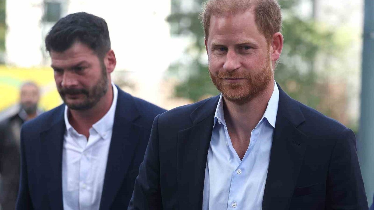 Prens Harry ve Kral Charles Yüz Yüze Görüşerek Barış İçin İlk Adımı Attı