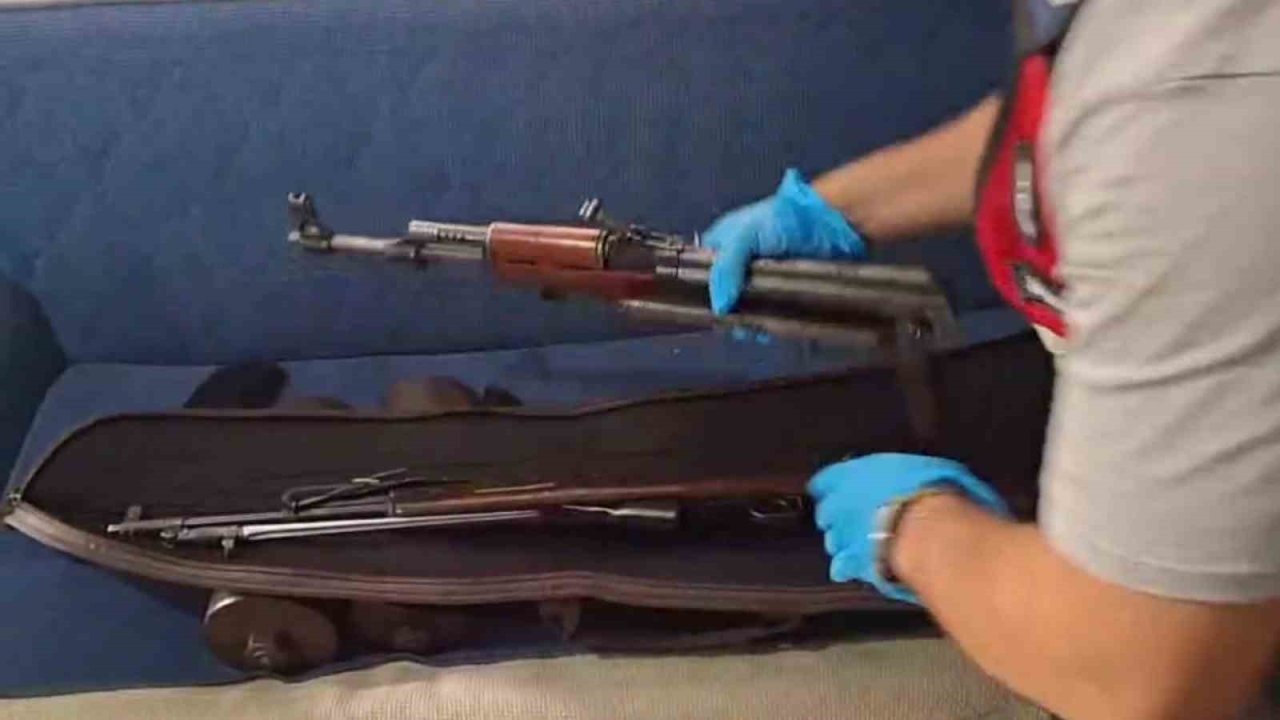 Geyve&#039;de Silah Operasyonu: Binlerce Mermi ve Çok Sayıda Silah Ele Geçirildi