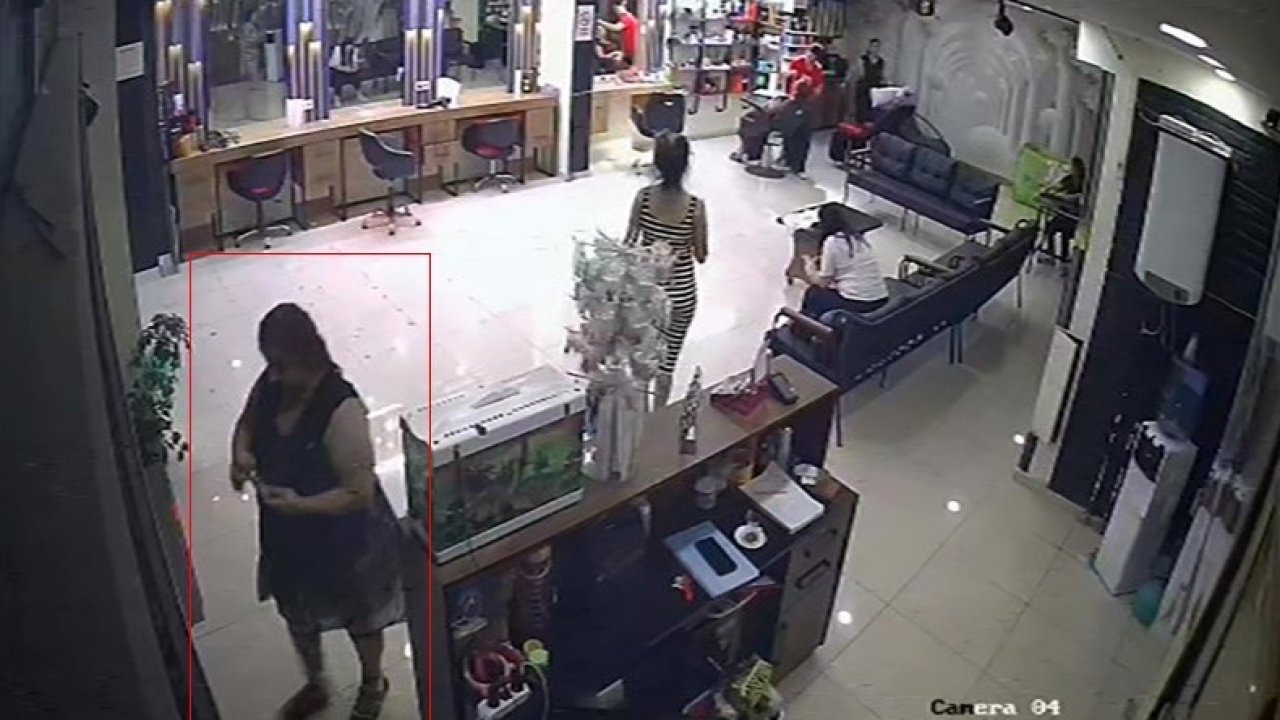 Kuaförde 5 Bin TL&#039;lik Hizmet Aldı, Sigara Bahanesiyle Kaçtı