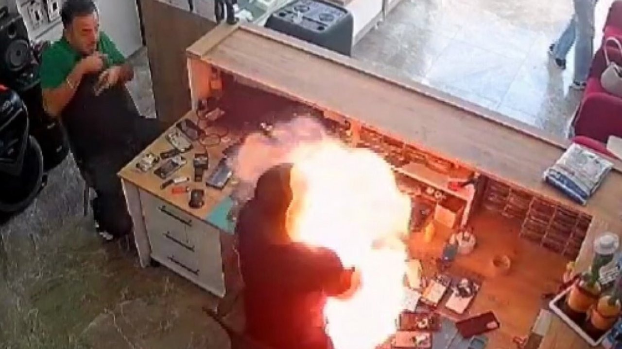 Aksaray’da Telefon Bataryası Bomba Gibi Patladı: Tamirci Yaralandı