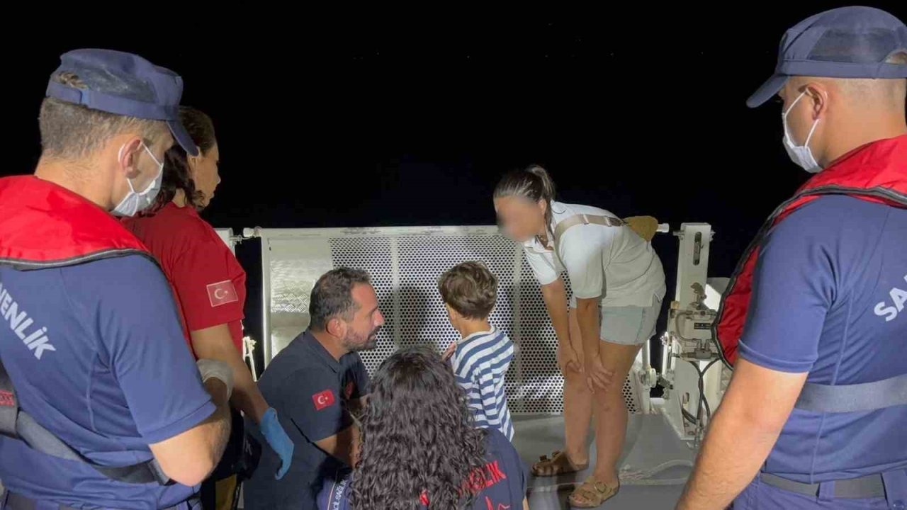 Fethiye Açıklarında Rahatsızlanan Çocuk İçin Tıbbi Tahliye