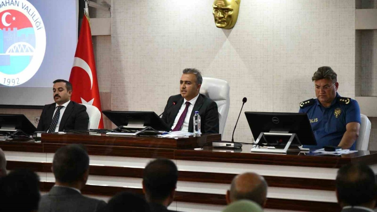 Ardahan'da Yeni Eğitim-Öğretim Yılı İçin Okul Güvenliği Toplantısı Yapıldı