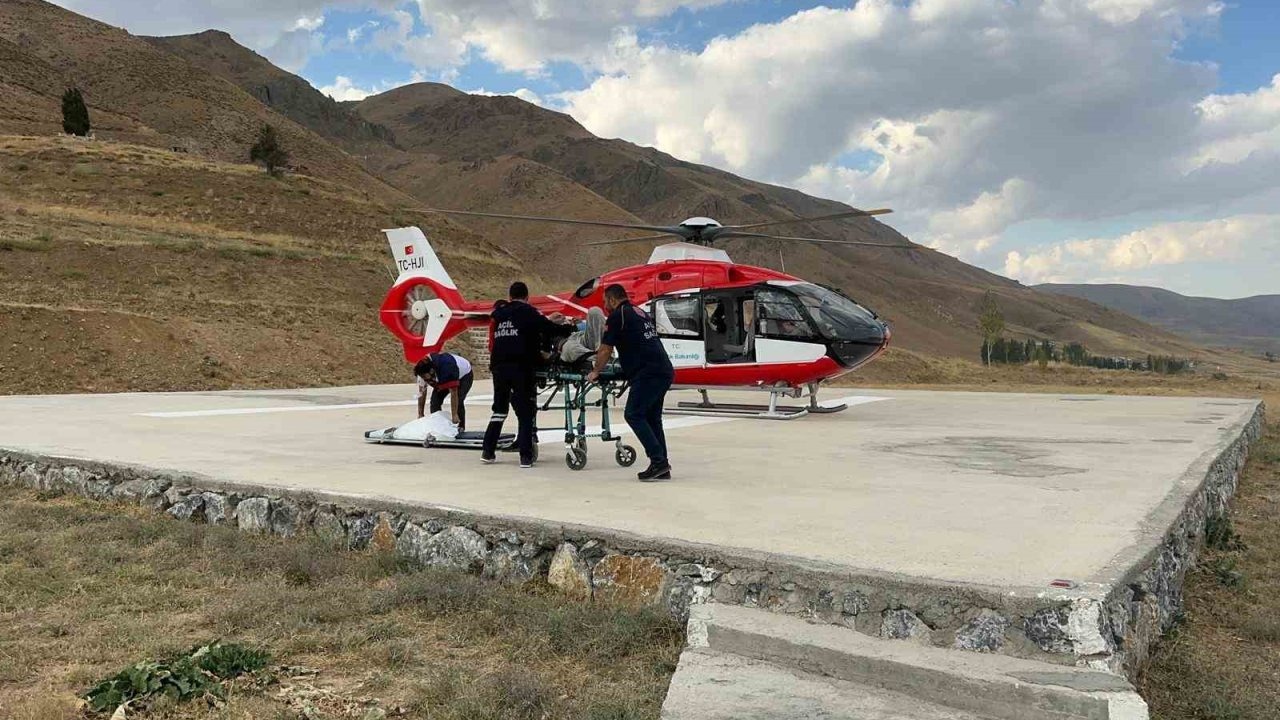 Van&#039;da Hasta Tahliyesi: 77 Yaşındaki Hasta Ambulans Helikopterle Sevk Edildi