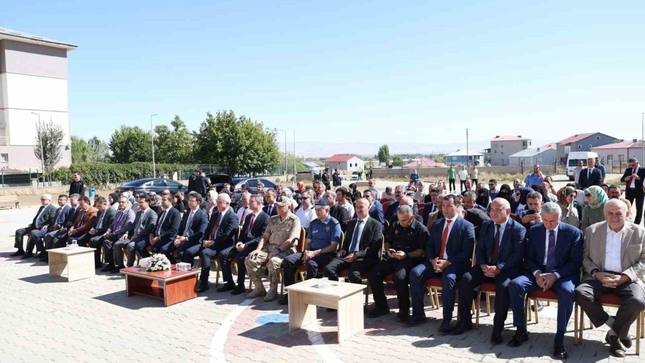 Muş'ta "İlköğretim Haftası" Coşkuyla Kutlandı