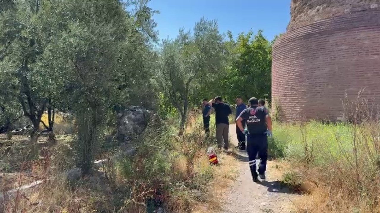 Tarihi Surların Yanında Erkek Cesedi Bulundu