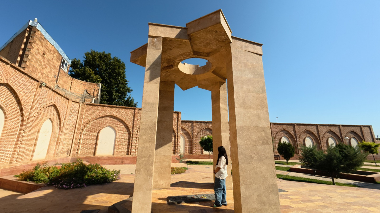 AĞRI DAĞININ GÖLGESİNDEKİ KARDEŞ ŞEHİRLER: