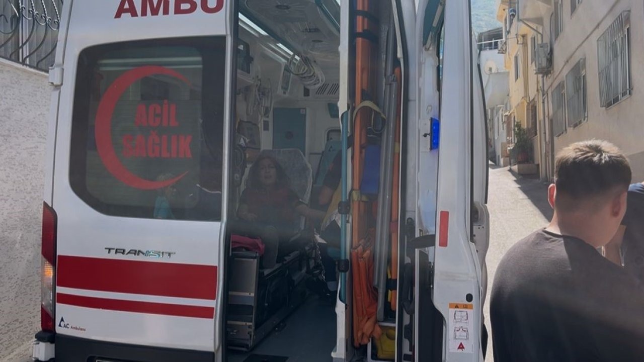 Bursa&#039;da Motosiklet ile Bisiklet Çarpıştı: 3 Çocuk Yaralı