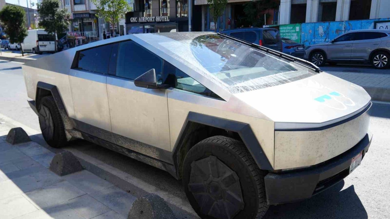 Tesla Cybertruck ile Dünya Turu: Guinness Rekoru Peşinde