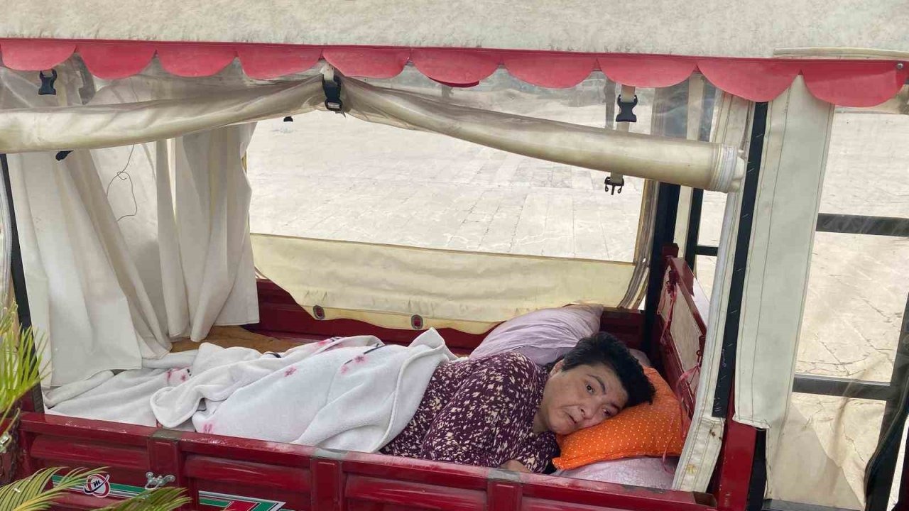 Adana’da Engelli Kadının Park Mutluluğu Zabıta Engeline Takıldı