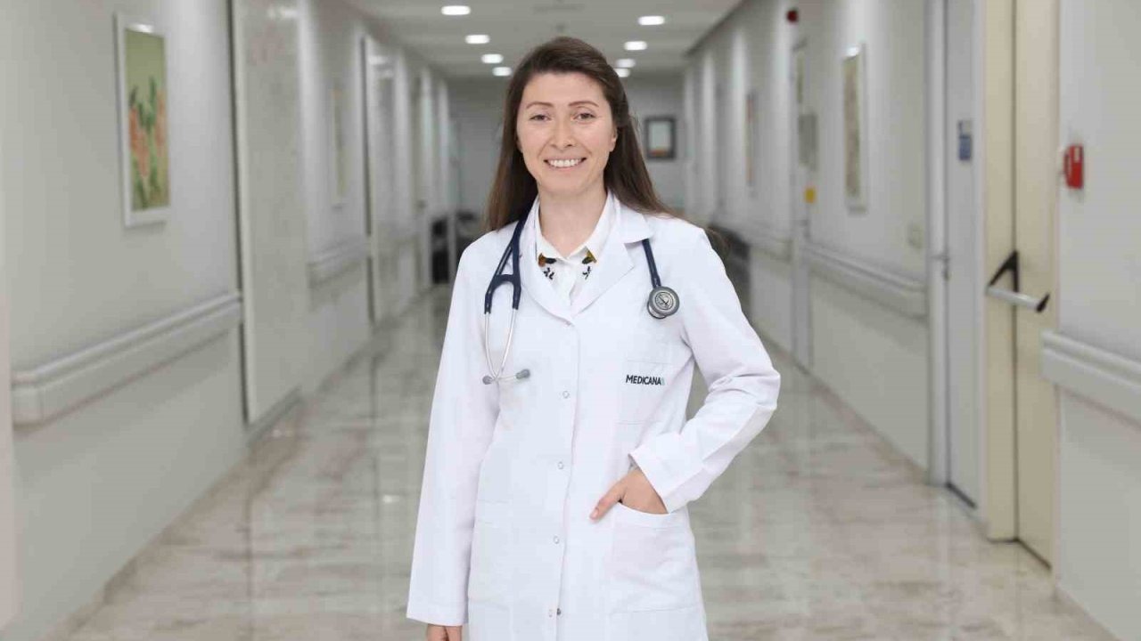 Uzmanlar Uyarıyor: Elektronik Sigara Masum Değil