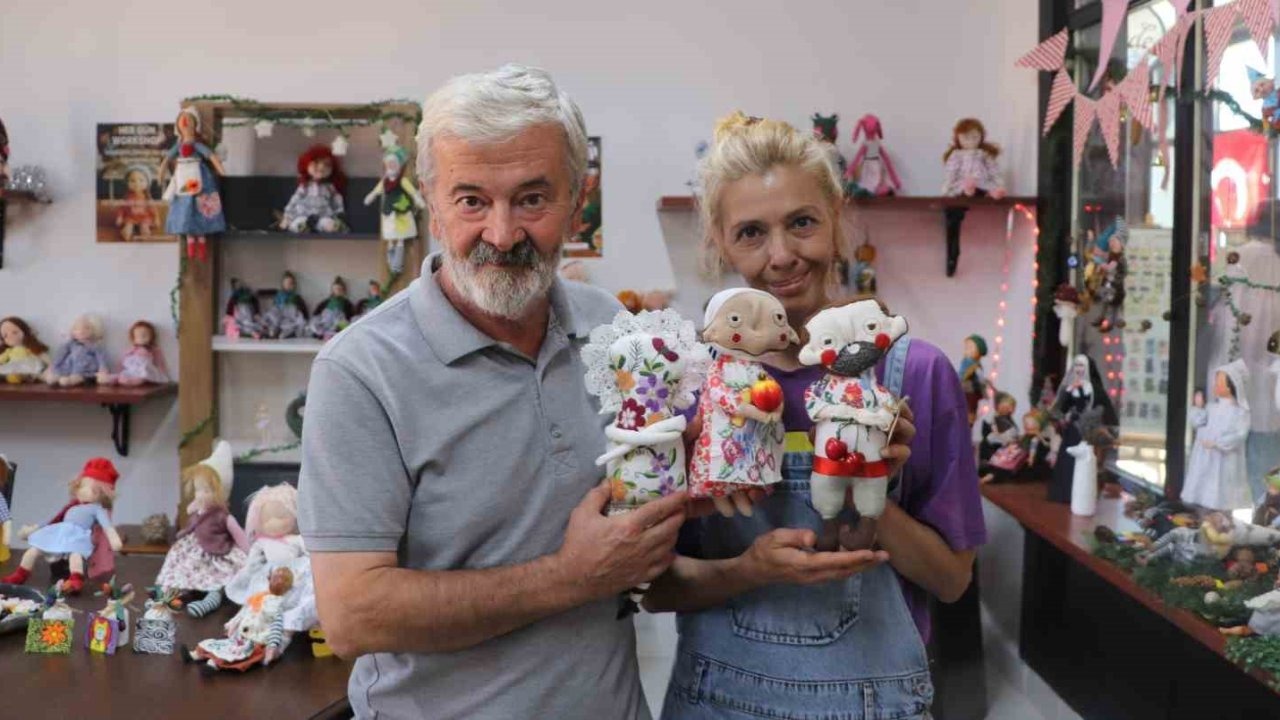 Eskişehir&#039;de Sanatla Harmanlanmış Aile Saadeti: Bez Bebek Sanatçıları