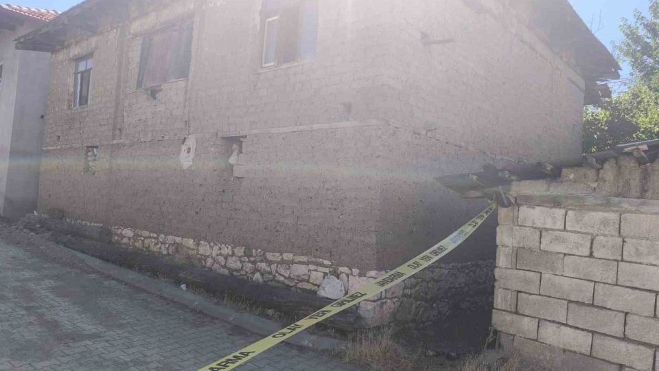 Yaşlı kadının şüpheli ölümünde torunu gözaltına alındı