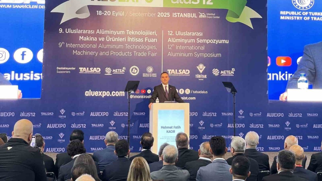 Bakan Kacır: &quot;Sanayide istihdamı 6 milyon 700 bine yükselttik&quot;