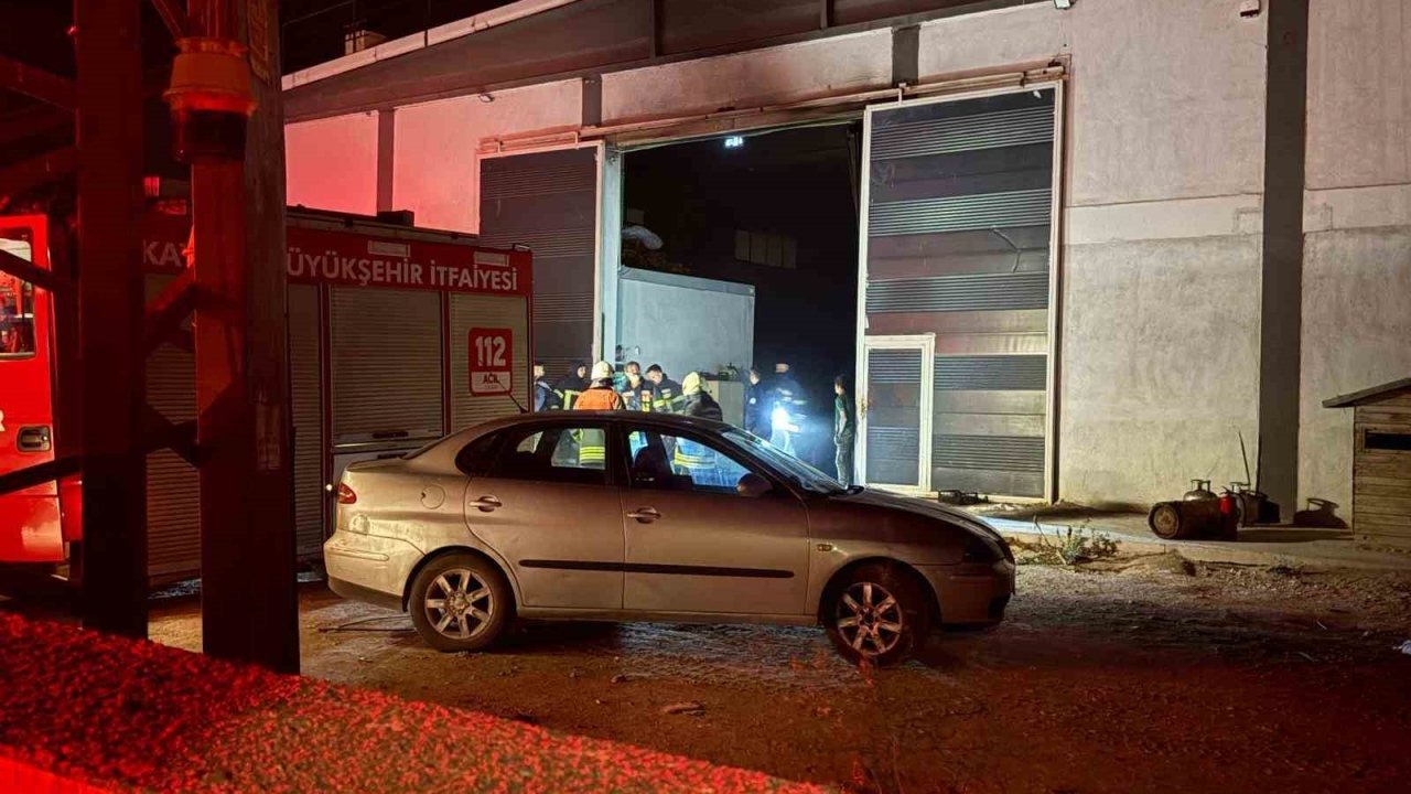 Kocasinan&#039;da Plastik Fabrikası Yangını