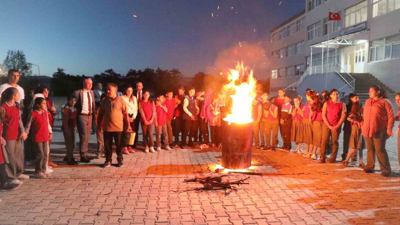 Ağrı&#039;da &quot;Okulum Beni Bekler&quot; Projesiyle Öğrenciler Eğitime Bağlanıyor