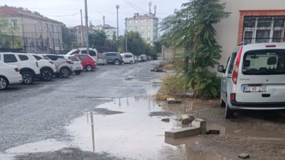 Iğdır’da Yağmurla Birlikte Yıllardır Çözülemeyen Sorun Yeniden Gündemde