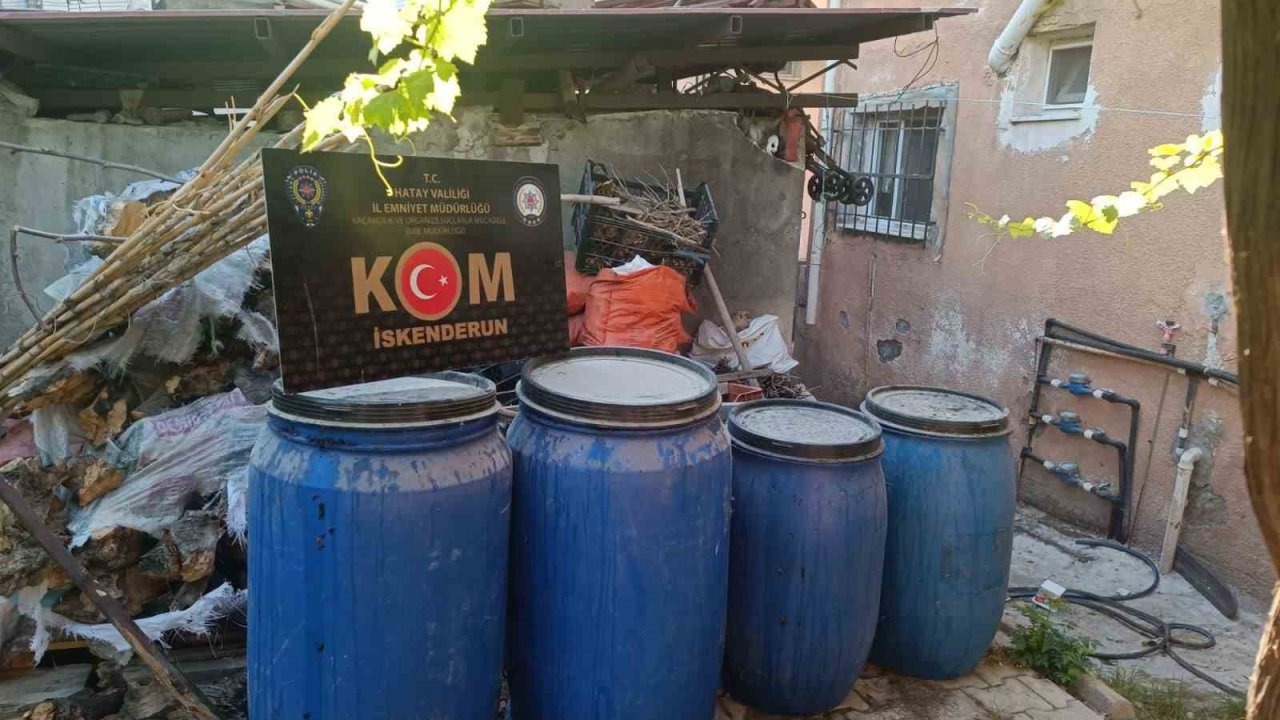 Arsuz&#039;da 2 Ton 450 Litre Sahte İçki Ele Geçirildi