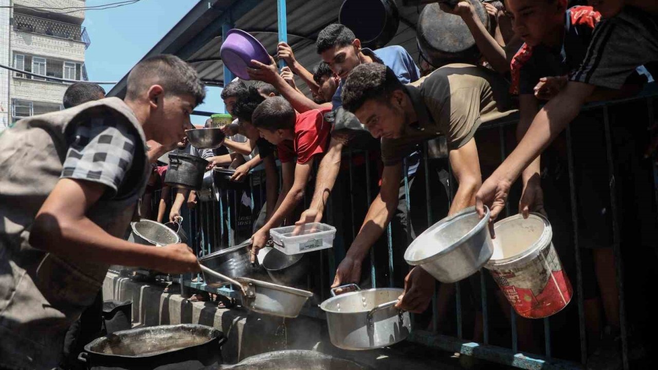 Gazze'de Açlık ve Yetersiz Beslenme Can Almaya Devam Ediyor